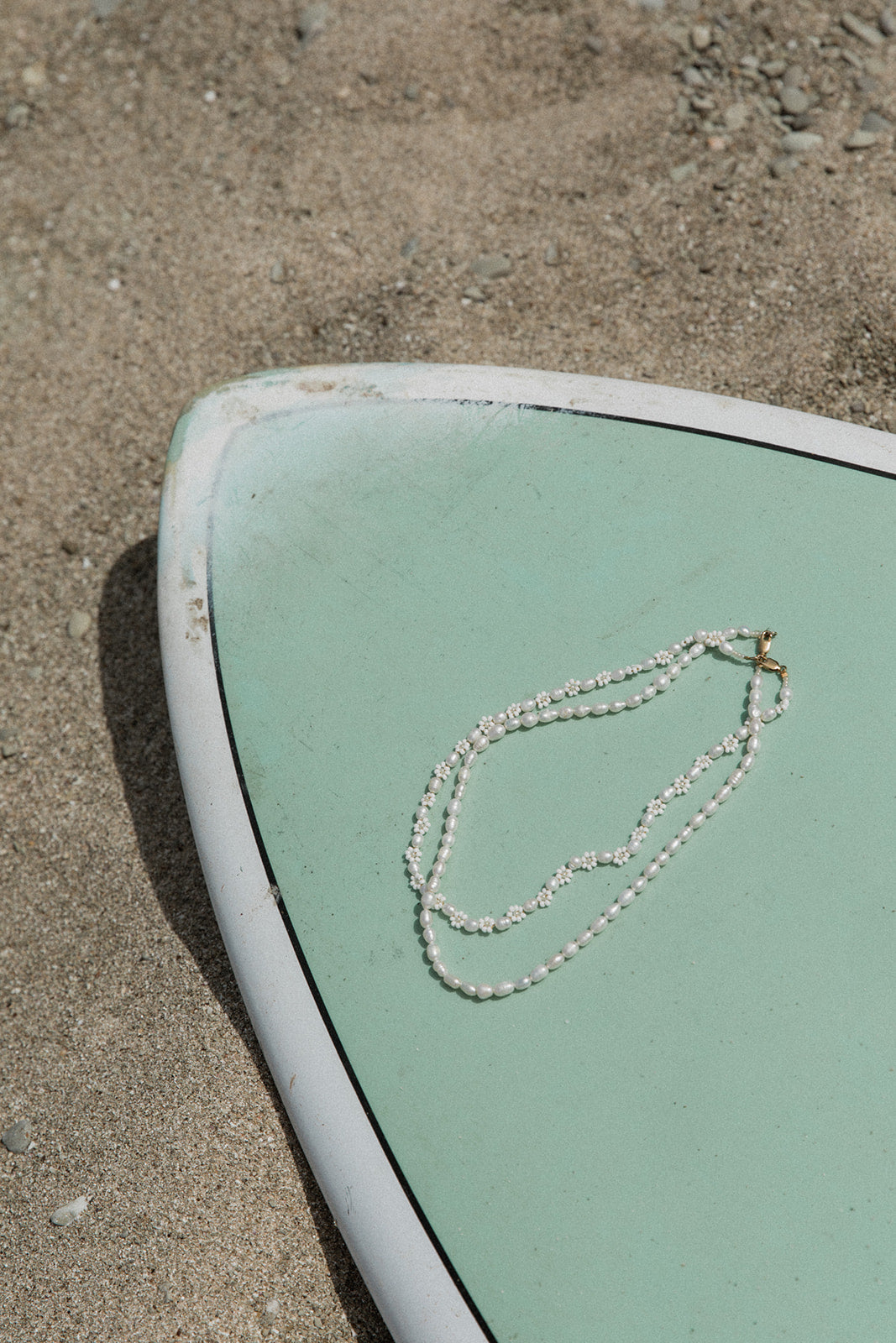 Surf & Stone Daisy Necklace