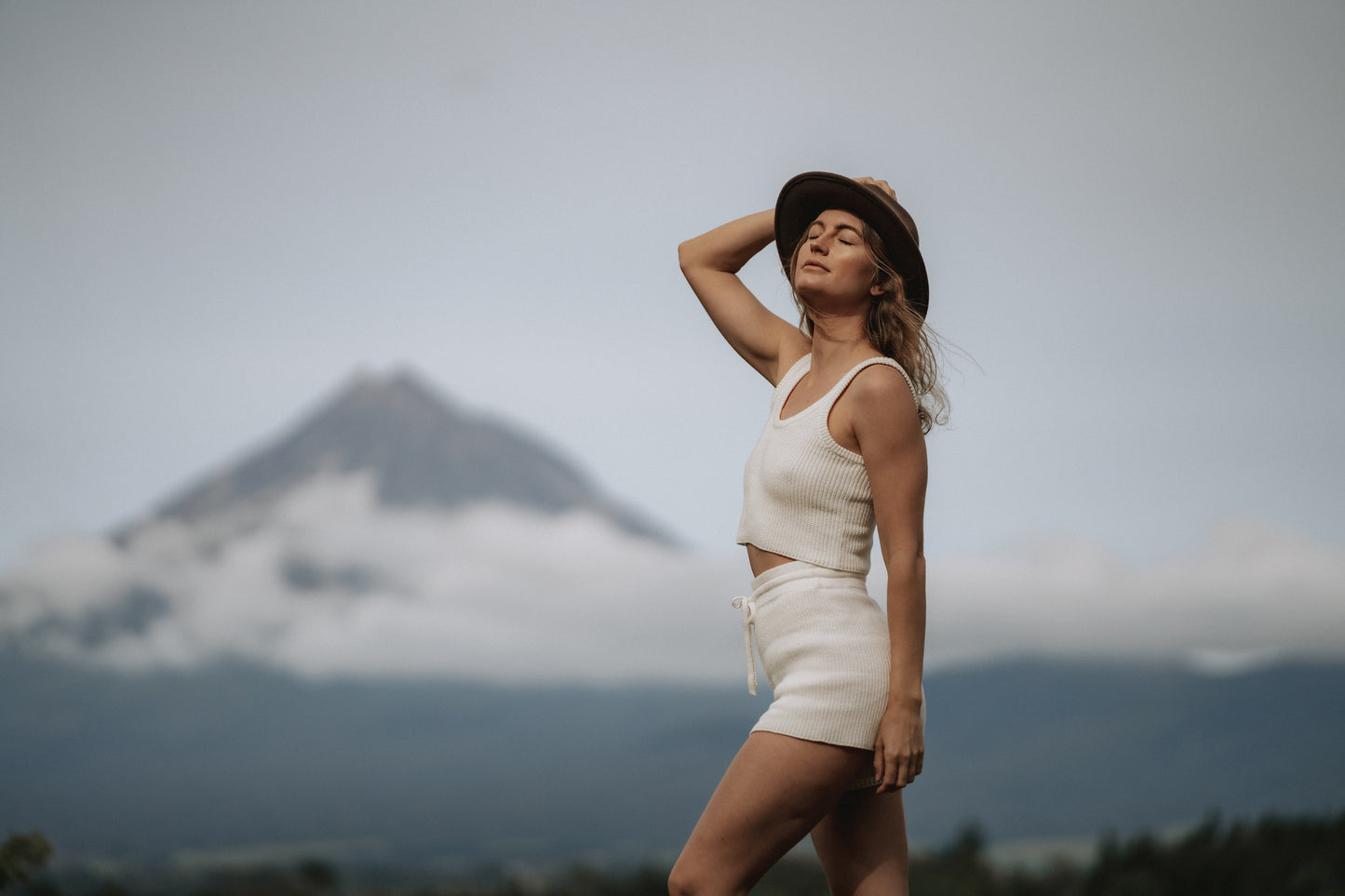 Slowly Golden Pamela Short White