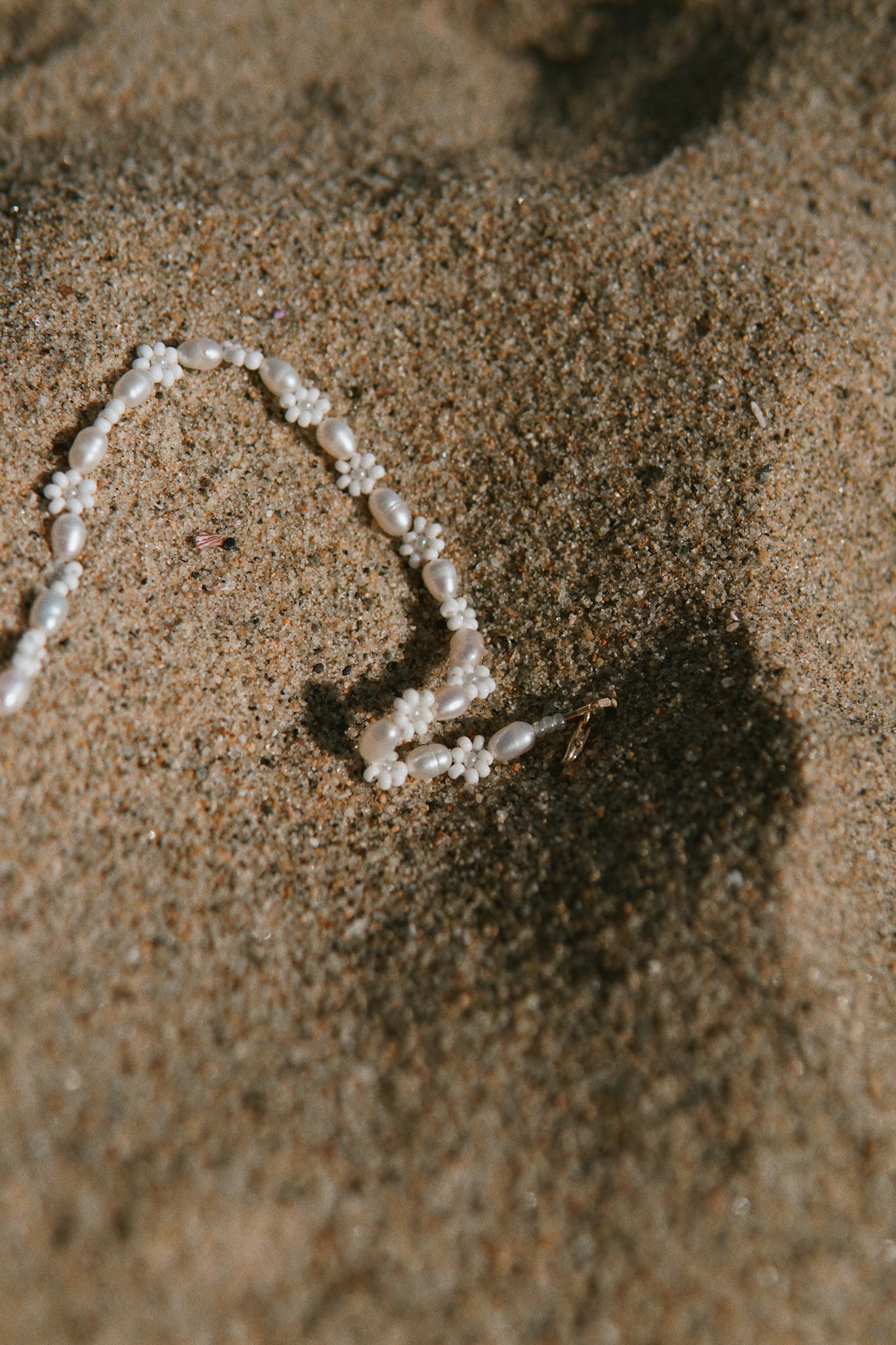 Surf & Stone Daisy Bracelet