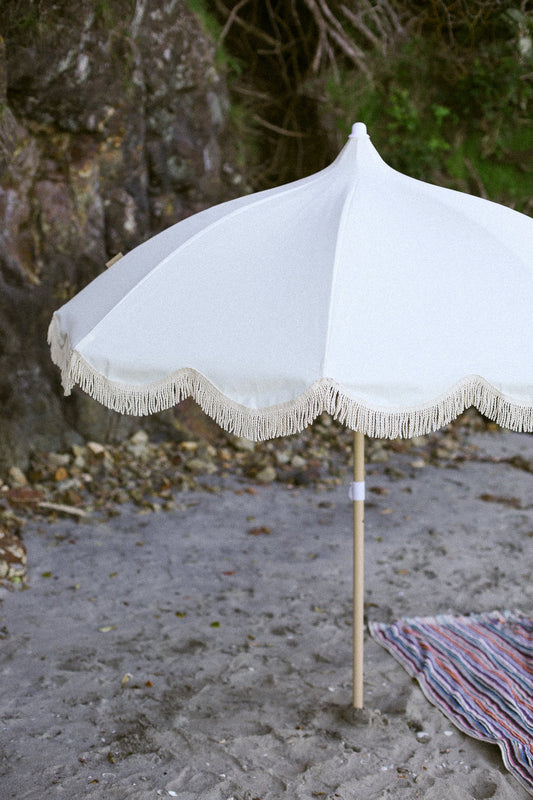 Taatahi Merchants Koi Beach Umbrella Mīraka - Vintage White