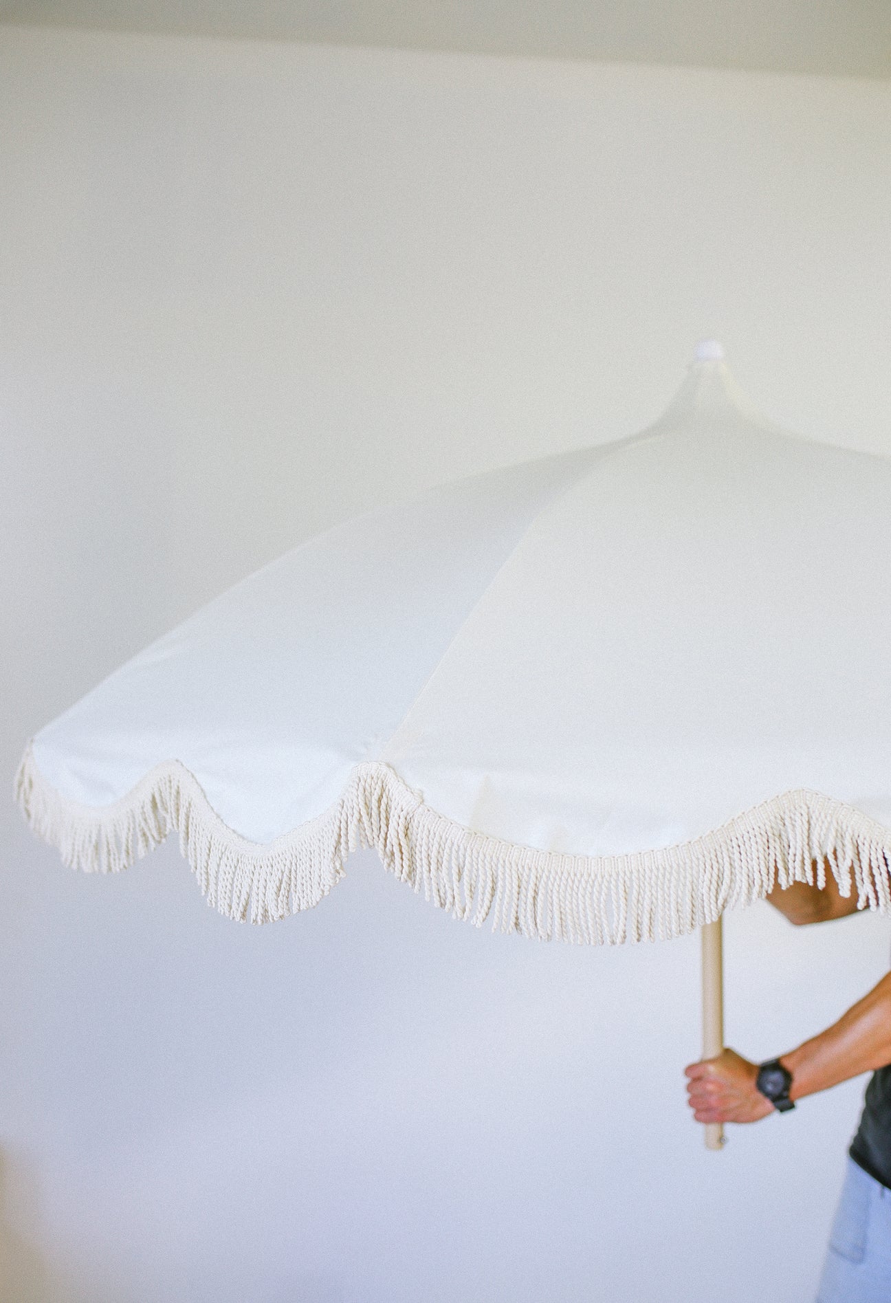 Taatahi Merchants Koi Beach Umbrella Mīraka - Vintage White