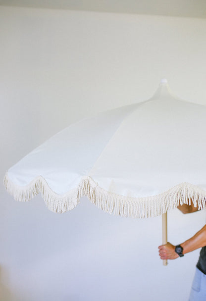 Taatahi Merchants Koi Beach Umbrella Mīraka - Vintage White