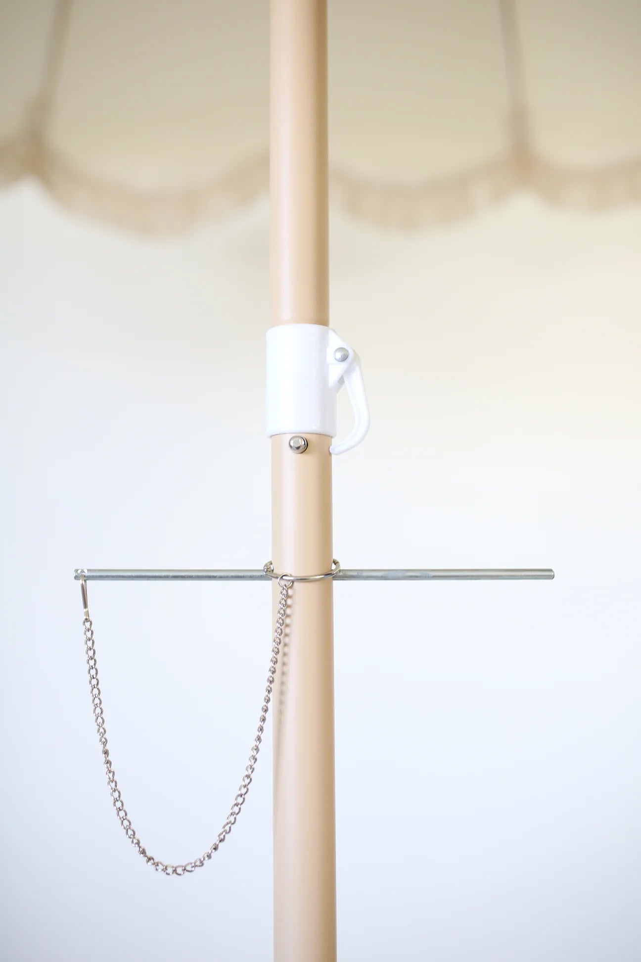 Taatahi Merchants Koi Beach Umbrella Mīraka - Vintage White