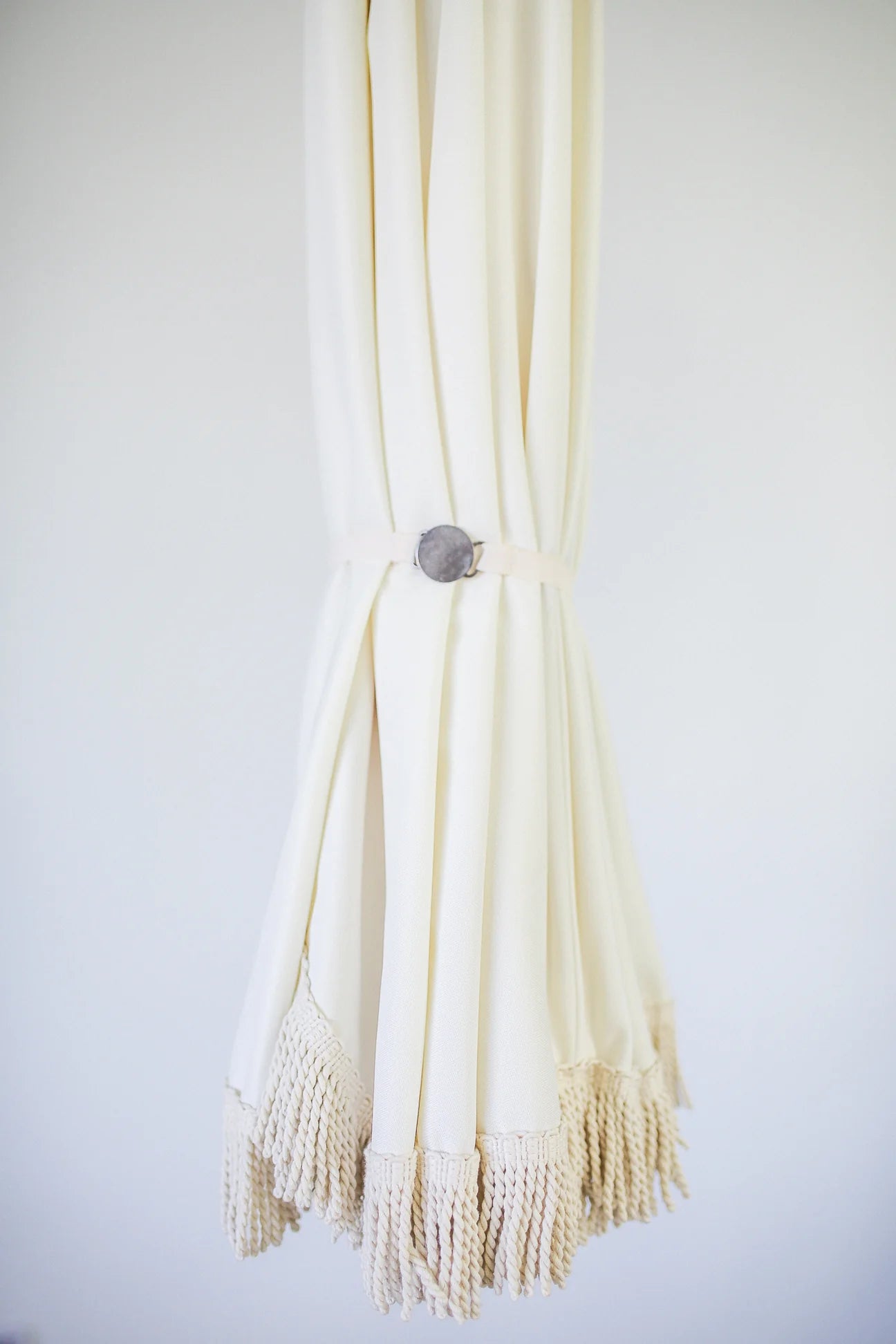 Taatahi Merchants Koi Beach Umbrella Mīraka - Vintage White