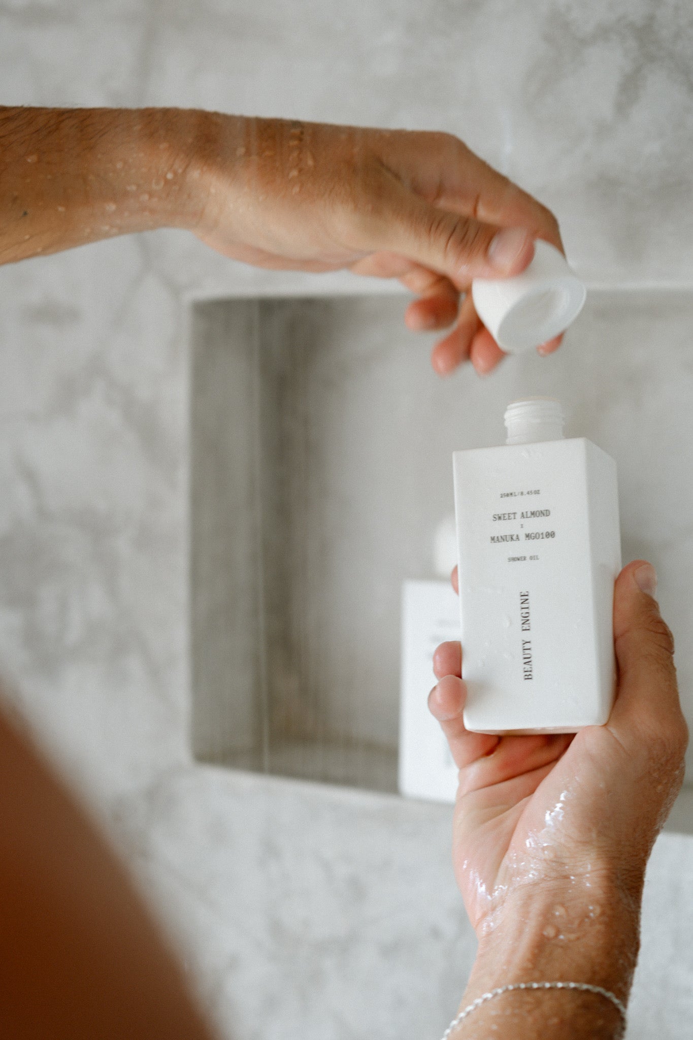 Beauty Engine Sweet Almond x Manuka Honey MGO 100 Shower oil